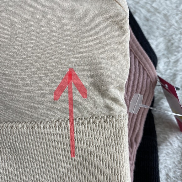 Vince Camuto Sports Bra Set 3pk Size M Cream Mauve Black Removeable Pads NWT - Picture 9 of 10